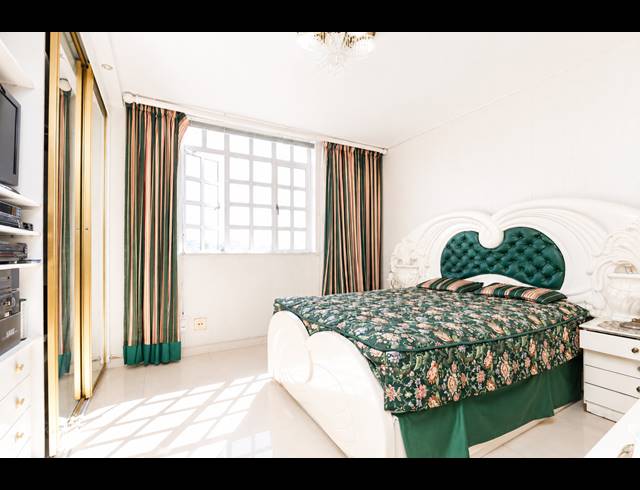 2 BEDROOM APARTMENT FOR SALE IN ESSENWOOD